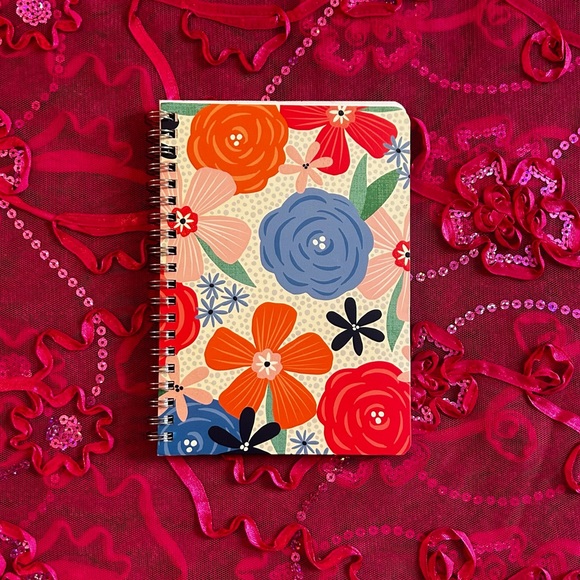 small floral spiral notebook - Picture 1 of 4